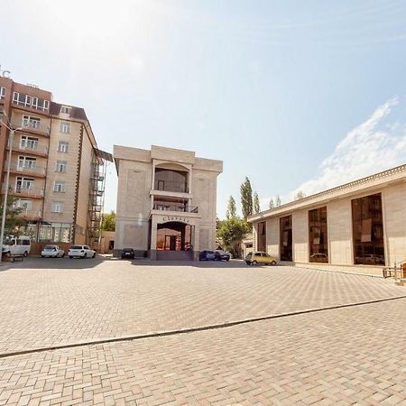 Classic Hotel Osh Exterior photo